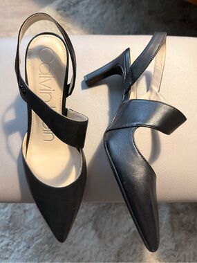 LIKE NEW Calvin Klein Black Pointed Slingback Heels